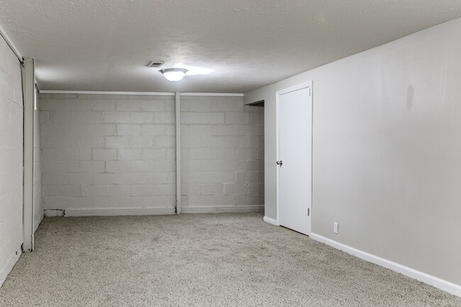 Building Photo - 3 bedroom house coming soon!