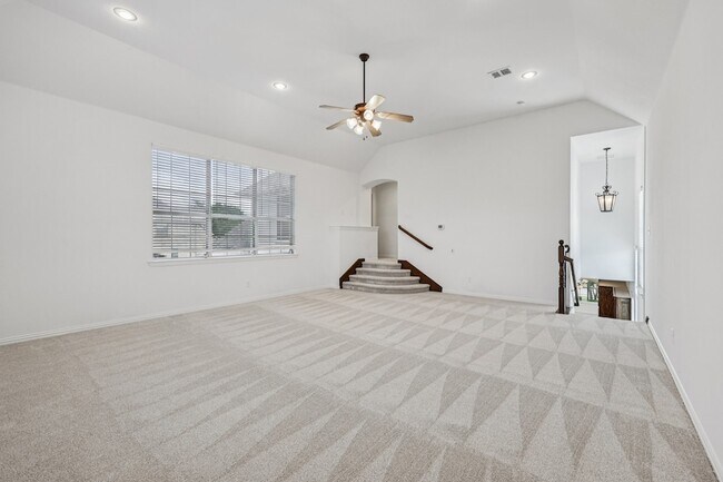 Building Photo - 11295 Apple Valley Dr