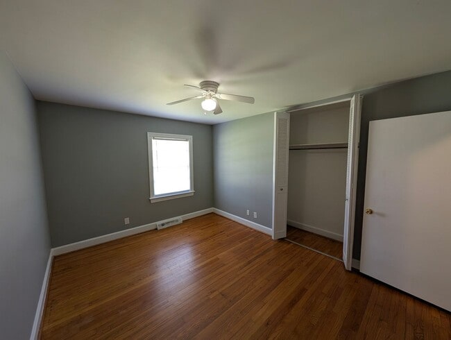 Building Photo - 3 Bedroom, 1.5 Bath Home with HVAC & Fenced Backyard