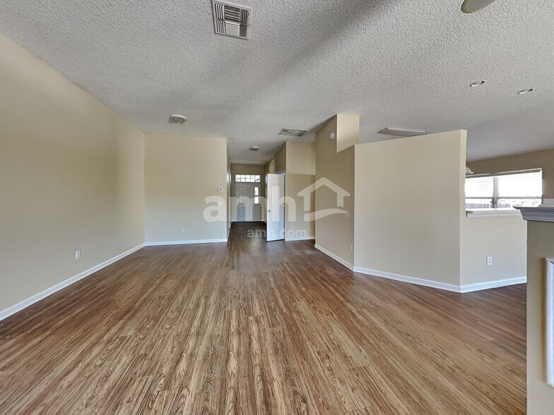 Building Photo - 2559 Coachman Lakes Dr