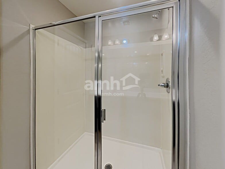 Building Photo - 20765 W Thomas Rd