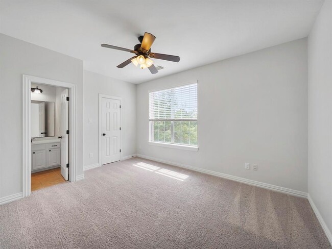 Building Photo - 5430 Tyler Park Ln