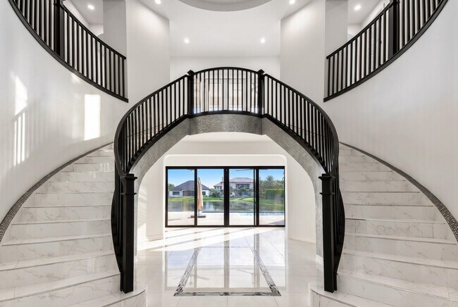 Building Photo - 9065 Watercrest Cir E