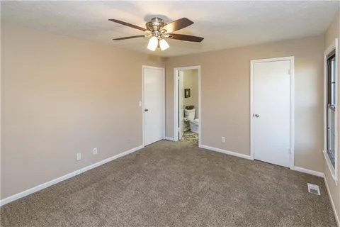 Building Photo - 211 Hillview Dr