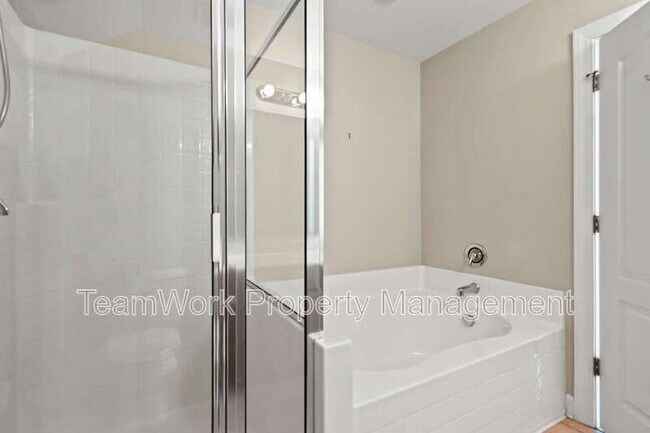 Building Photo - 2936 Sugarberry Ln