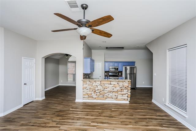Building Photo - 2024 Chisolm Trl