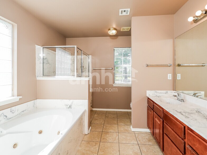 Building Photo - 15006 E 87th Pl N