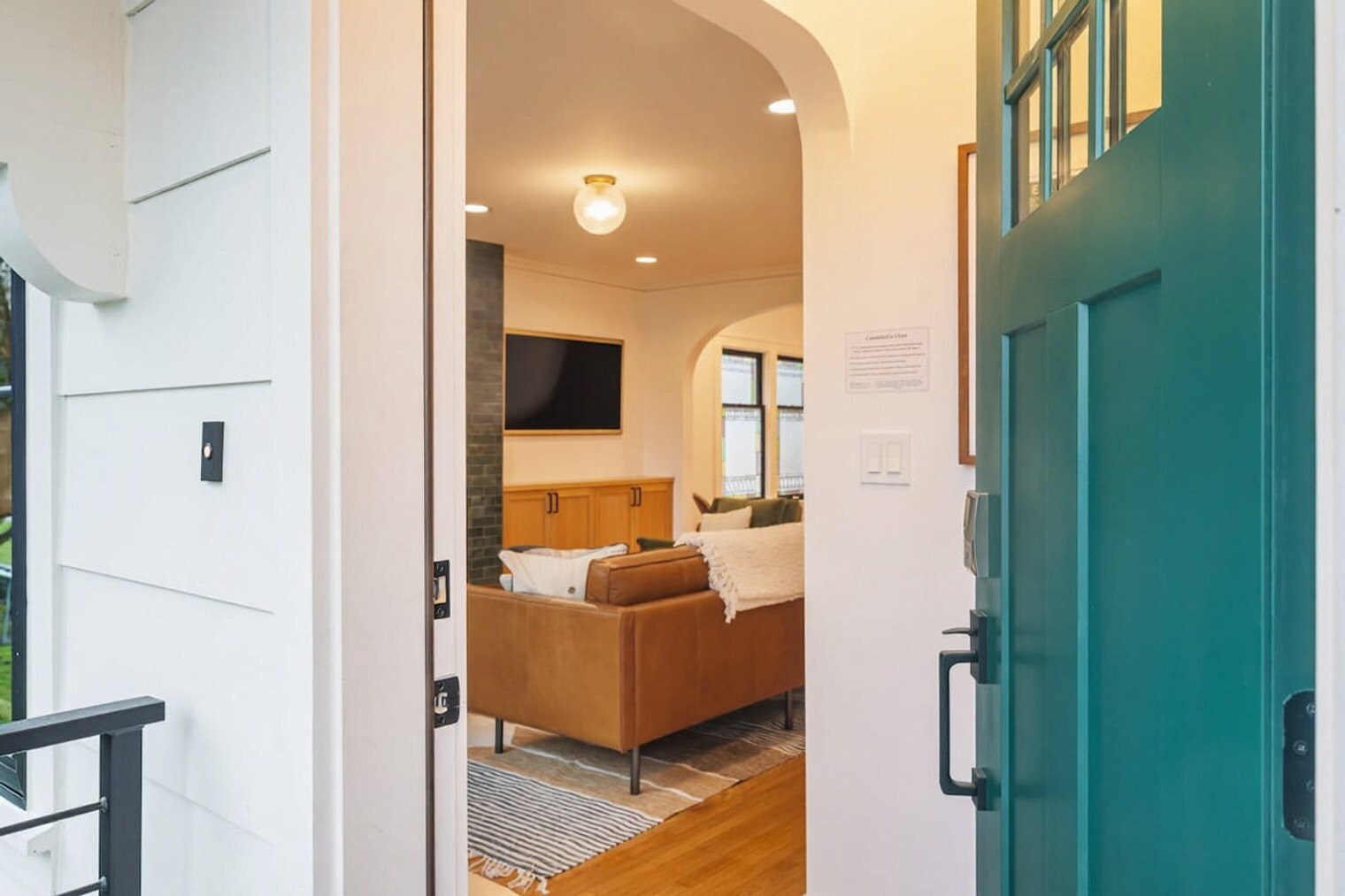 Building Photo - 2457 4th Ave W