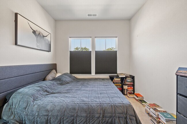 Building Photo - 2694A Azalea Garden Road