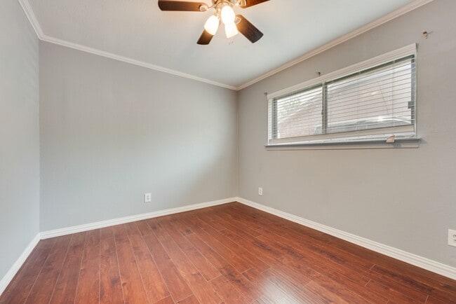 Building Photo - 1108 Janell Dr