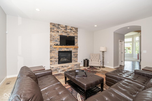 Building Photo - 10599 Geist View Dr