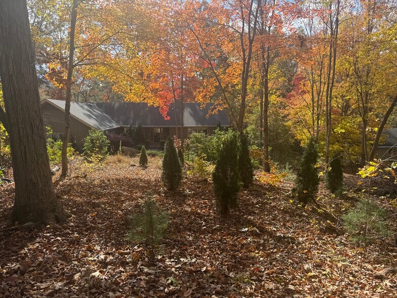 Building Photo - 45 Pentland Hills Dr