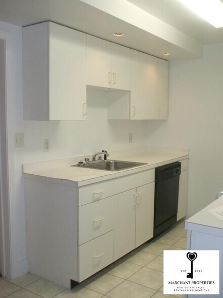 Building Photo - 20 John St