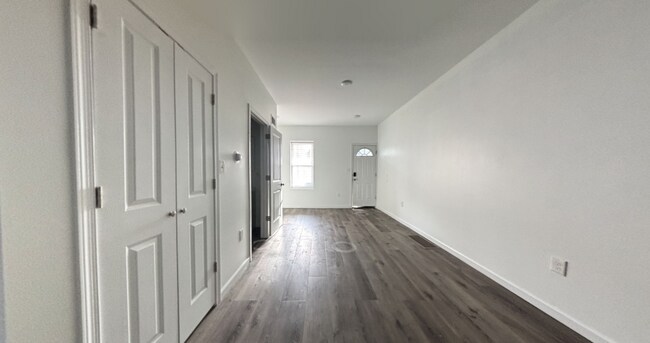 Building Photo - 5513 Ludlow St