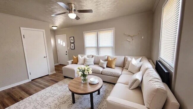 Building Photo - 3-bed, 1-bath Home