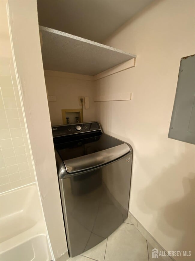 Building Photo - 9002 Tamarron Dr