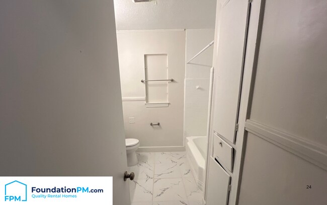 Building Photo - 2143 Vollintine Ave