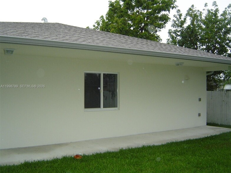 Building Photo - 1153 SW 13th St