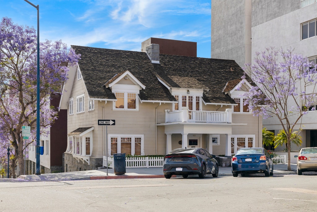 Building Photo - 1643 6th Ave