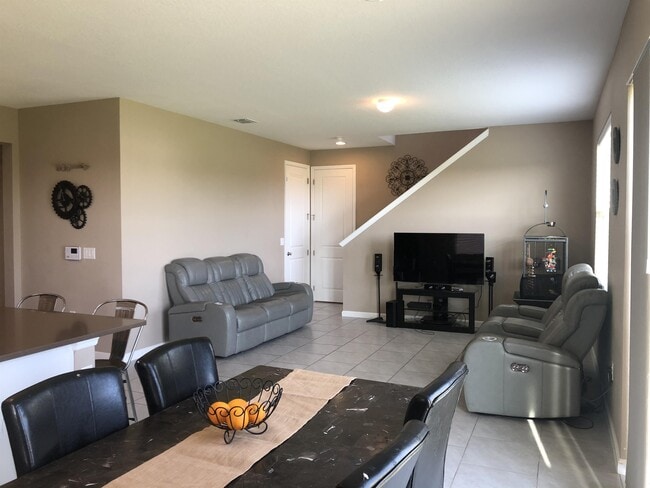 Building Photo - 234 Stonehaven Dr