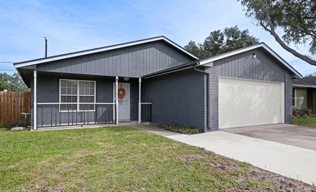 Building Photo - 11934 Hearn Rd