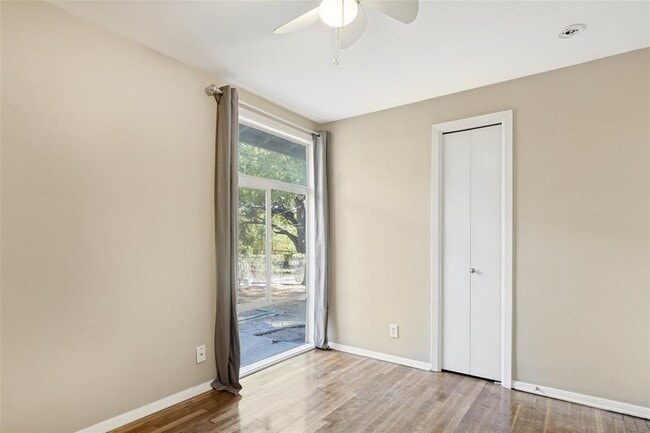 Building Photo - 1405 Broadmoor Dr