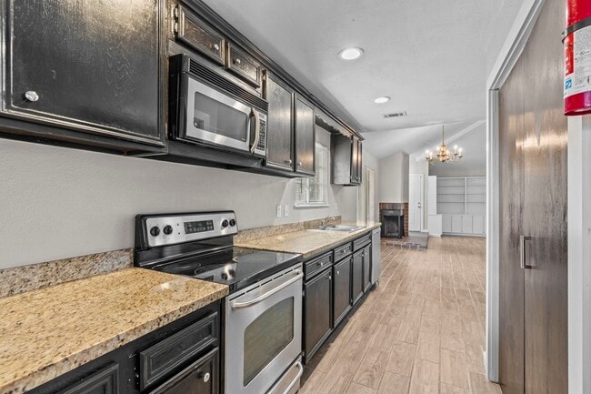 Building Photo - 7823 Bateman Ln