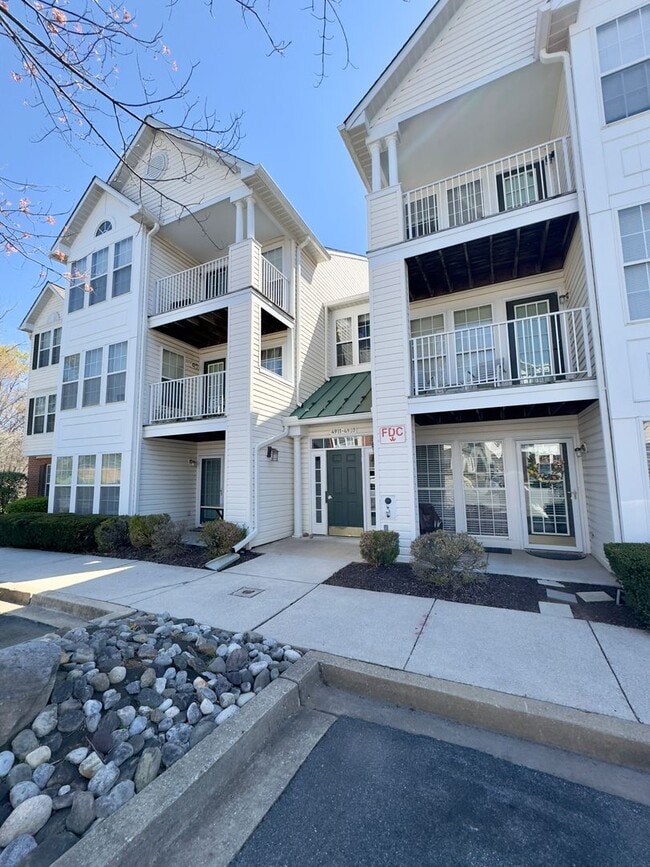 Building Photo - Charming 2 Bedroom/2 Bathroom Condo with In-Unit Laundry in Owings Mills, MD!