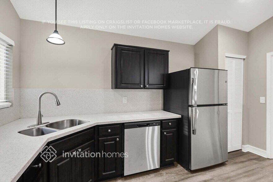 Building Photo - 11911 Hickorynut Dr