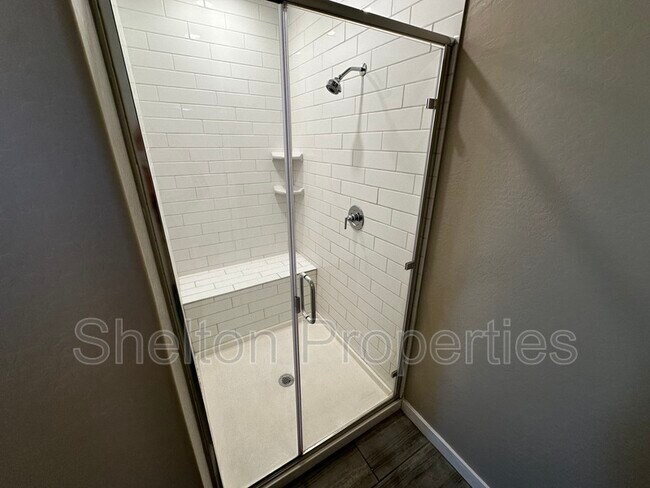 Building Photo - 16562 W Charlotte Dr