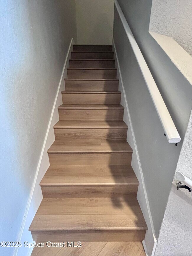 Building Photo - 100 Colibri Way