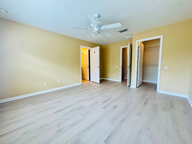 Building Photo - 12974 Vennetta Way