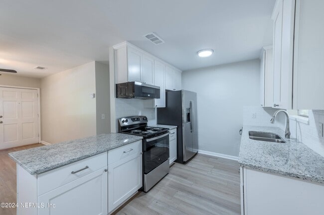 Building Photo - 1159 Green Cay Ave