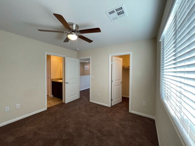 Building Photo - 3-Bedroom Home in Southwest Las Vegas – En...