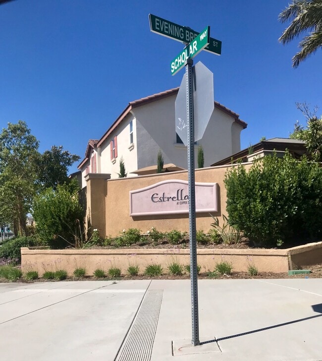 Building Photo - Beautiful Eastvale Newer Home