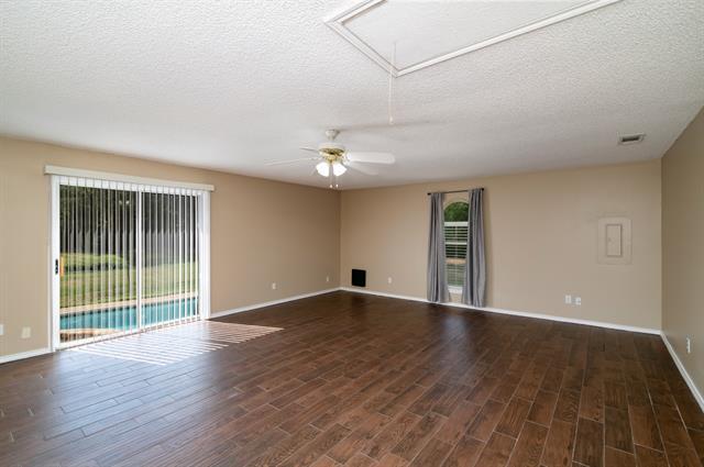 Building Photo - 800 Shady Ln