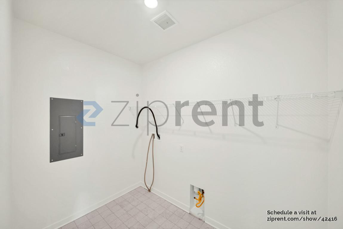 Building Photo - 41207 Alegria Ln