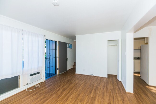 Building Photo - 98-858 Iho Place Unit #B