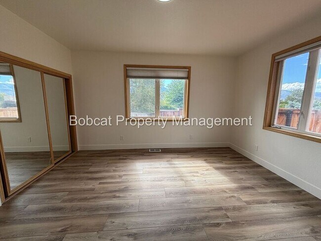 Building Photo - 1300 Bridle Way
