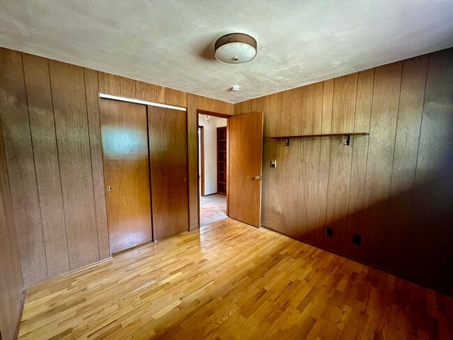 Building Photo - Updated 3BD Rambler w/ Exterior Amenities