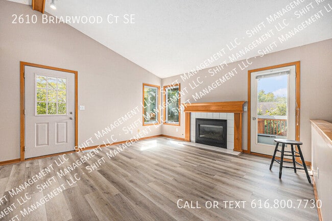 Building Photo - 2610 Briarwood Ct SE