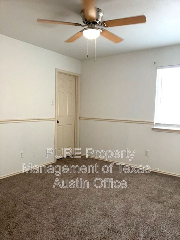 Building Photo - 10520 Dunham Forest Rd