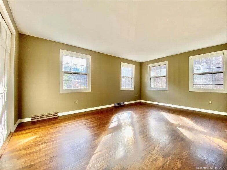 Bedroom - 1031 Howe Avenue