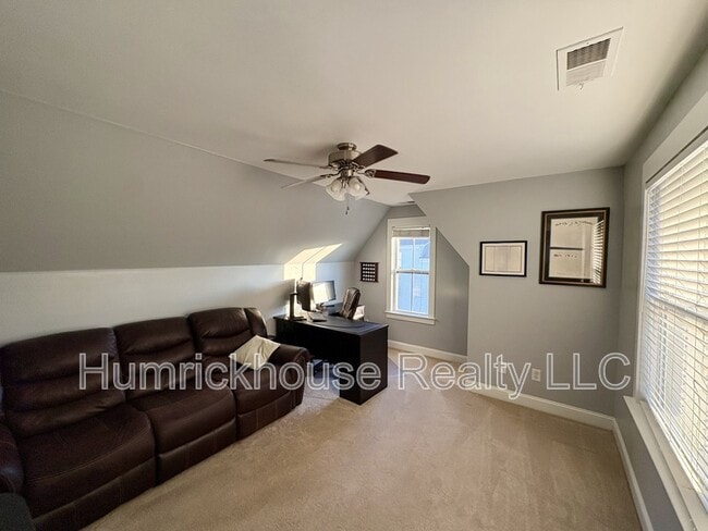 Building Photo - 515 Dubois Court