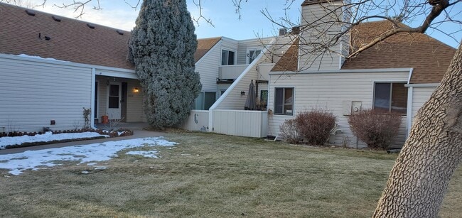 Building Photo - 13605 E Yale Ave