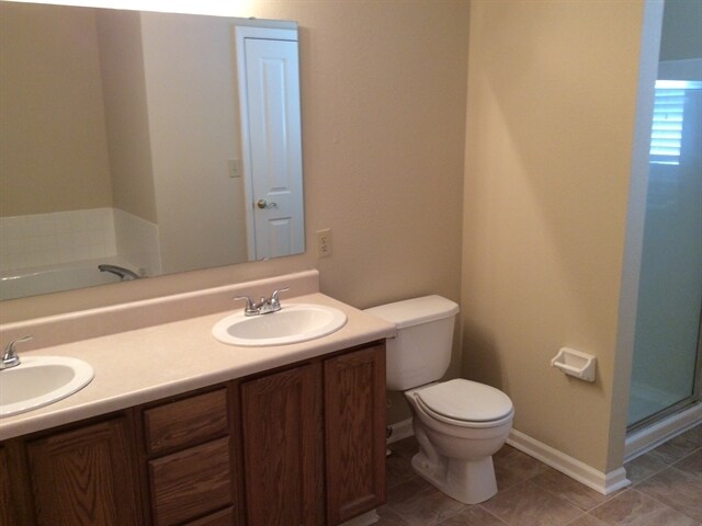 Building Photo - 12693 Glengary Dr
