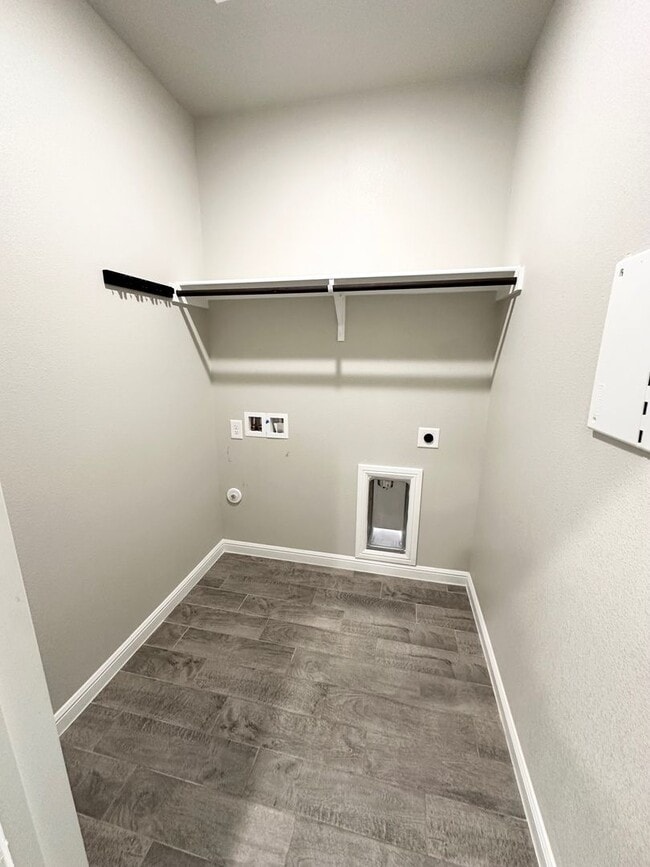 Building Photo - 4 Bed 3.5 Bath Ready To Rent ASAP!