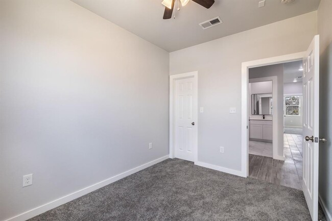 Building Photo - 600 Kimbro #B St