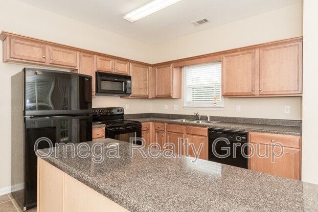 Building Photo - 4474 Fairmont Dr