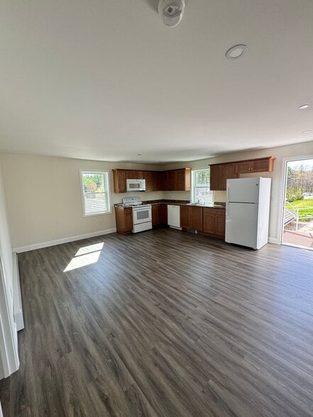 Building Photo - 199 Rte 13